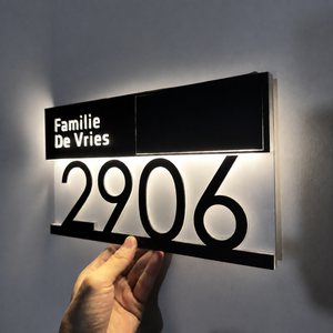 LumiAdres Solar LED Naambord – Gepersonaliseerde Verlichte Huisnummerplaat
