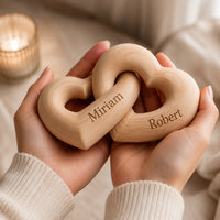 ForeverUs Ornament – Gepersonaliseerd Houten Liefdesornament