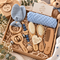 HelloWorld – Gepersonaliseerde Houten Kraamcadeauset met Naam | 8-delig in Geschenkdoos