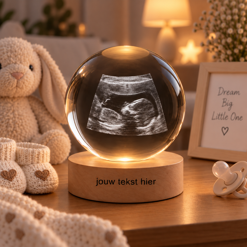 Kristallen fotobol met eigen foto en tekst op de houten voet