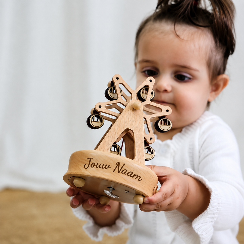 Houten Muziekdoos met Naam — Draaimolen