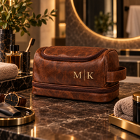 TravelCase toilettas roodbruin met twee initialen