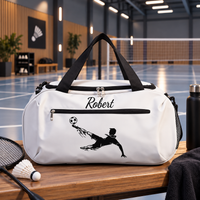 GoalBag voetbal sporttas met naam Robert – wit, in de sporthal